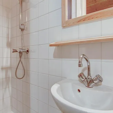 Spacious 4 Bedroom In Romand Essert-Romand