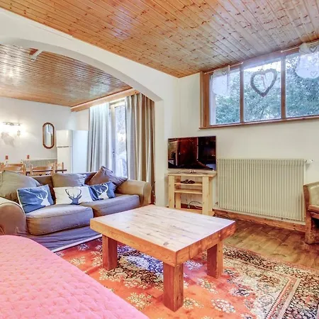 Spacious 4 Bedroom In Romand Apartamento